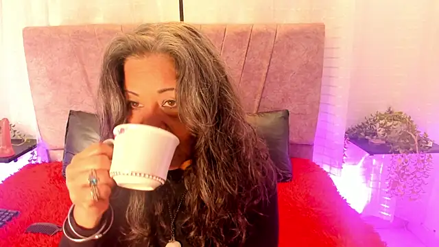 Victoriaa Anderson online show from June 1, 2026, 1:00 pm
