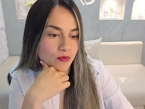 Snapshot of Liat_White_Tx chatting on November 17, 2025, 1:15 pm Liat White Tx online show from November 17, 2025, 1:15 pm