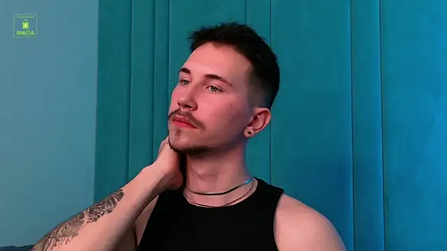 IskellaEvans online show from November 12, 2025, 1:21 am