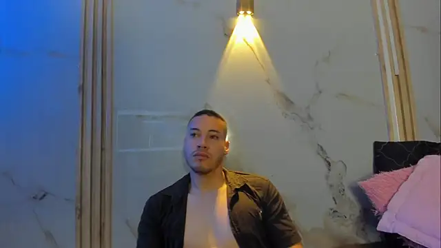 Snapshot of Aron_and_molly chatting on February 11, 2026, 12:16 pm Aron and molly online show from February 11, 2026, 12:16 pm