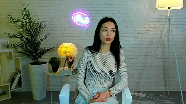 LannieHeart online show from November 10, 2025, 7:24 am