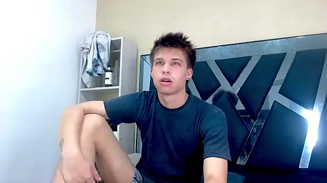 Liam York  online show from March 22, 2026, 5:10 am