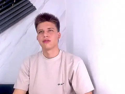 Snapshot of Liam_York_ chatting on February 18, 2026, 3:15 am Liam York online show from February 18, 2026, 3:15 am