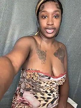 ToyaThick online show from December 3, 2025, 5:56 pm