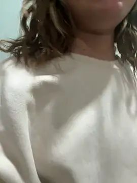 latinahorny11 online show from February 17, 2026, 6:44 am