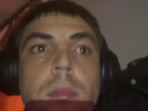 Snapshot of alexbi225756 chatting on November 9, 2025, 6:17 am alexbi225756 online show from November 9, 2025, 6:17 am