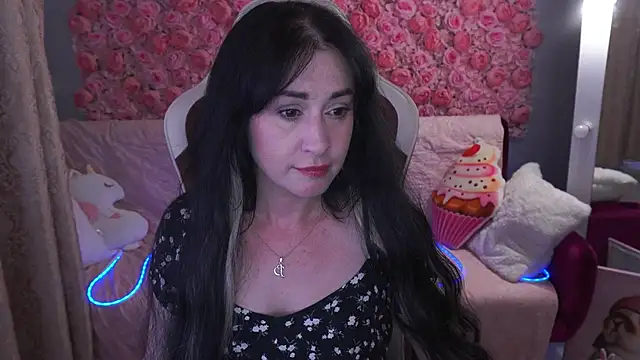 CarolinaaFoxyyy online show from May 24, 2026, 6:52 pm