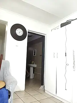 HipsDontLieX95 online show from December 5, 2025, 4:16 pm