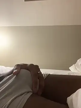 etalonnoir2 online show from November 11, 2025, 8:42 am