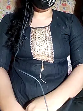 HotGirl23231 online show from May 5, 2026, 6:44 pm