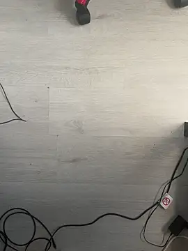 christophecamzzl online show from November 25, 2025, 3:34 pm