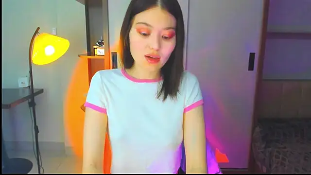 Snapshot of HopeLovely chatting on March 4, 2026, 10:01 am HopeLovely online show from March 4, 2026, 10:01 am