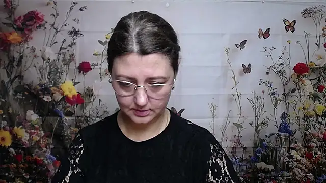 RoseHille online show from November 26, 2025, 3:45 pm