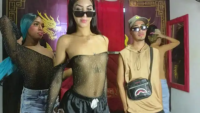 Snapshot of Pride_Group chatting on November 9, 2025, 7:29 pm Pride Group online show from November 9, 2025, 7:29 pm