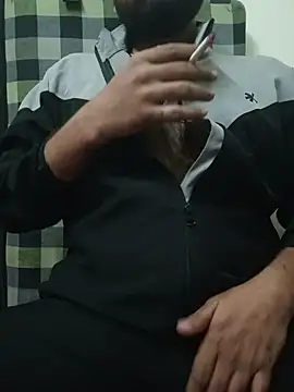 Snapshot of MrToxxic chatting on November 25, 2025, 5:57 pm MrToxxic online show from November 25, 2025, 5:57 pm