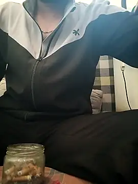 Snapshot of MrToxxic chatting on November 13, 2025, 9:24 am MrToxxic online show from November 13, 2025, 9:24 am