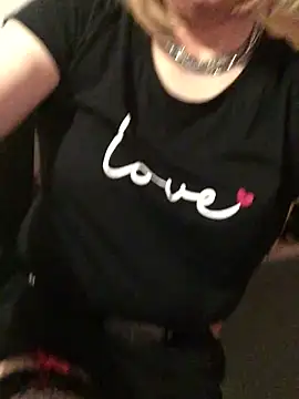 simone xdressing online show from September 28, 2025, 11:23 pm