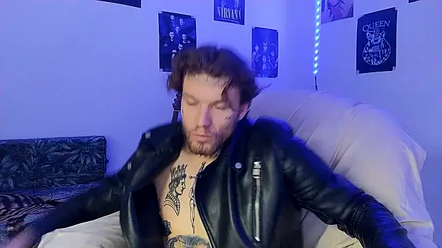 Huntall77 online show from December 18, 2025, 8:01 pm