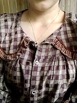 Snapshot of Cloud-wh chatting on April 8, 2026, 1:18 am Cloud-wh online show from April 8, 2026, 1:18 am