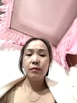 Feeling-hot online show from November 27, 2025, 8:04 am