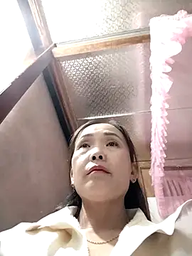 Feeling-hot online show from November 29, 2025, 11:21 am