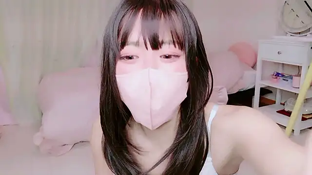 Snapshot of KAZUNAxo chatting on November 16, 2025, 1:05 pm KAZUNAxo online show from November 16, 2025, 1:05 pm