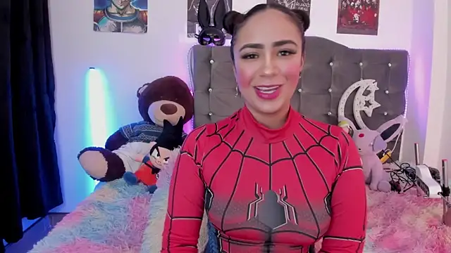 lunabritton1 online show from December 18, 2025, 4:17 am