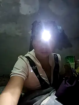 Snapshot of vangkt-cute chatting on February 3, 2026, 8:03 pm vangkt-cute online show from February 3, 2026, 8:03 pm