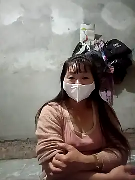 vangkt-cute online show from December 16, 2025, 5:50 pm