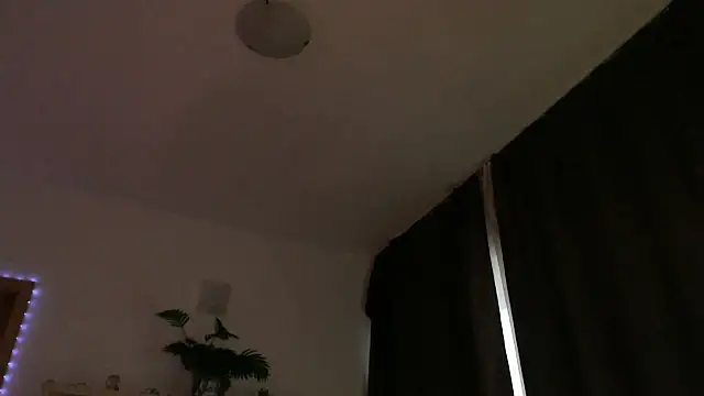 MissyDior8 online show from December 5, 2025, 5:50 am