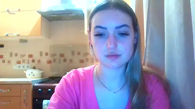 RobinWalker online show from November 17, 2025, 10:25 pm