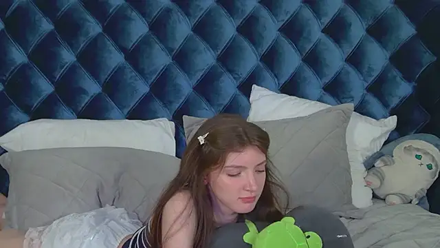 SophiaProve online show from June 22, 2026, 3:25 am