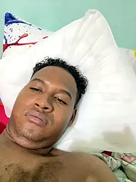 angelflorezma online show from November 10, 2025, 12:54 pm