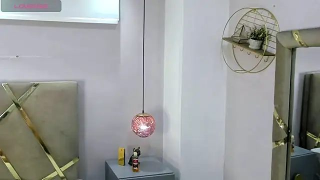 AaronFonseca  online show from November 12, 2025, 8:12 pm