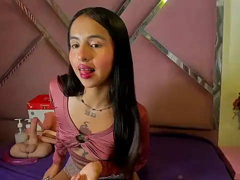 CloeMorenti  online show from November 20, 2025, 12:17 pm