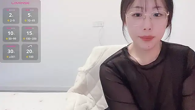 suisui322 online show from November 13, 2025, 2:48 am