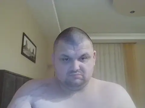 Snapshot of cyrex_monster chatting on November 10, 2025, 5:40 pm cyrex monster online show from November 10, 2025, 5:40 pm