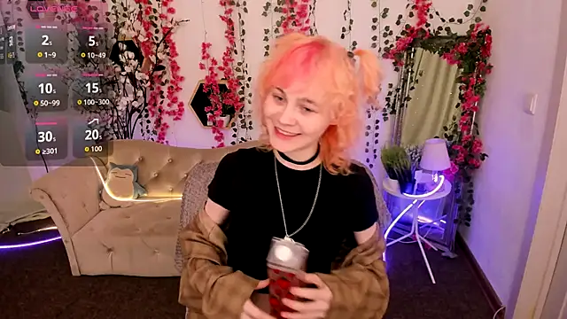 Awawrin online show from November 19, 2025, 8:42 pm