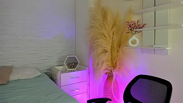 lilithDraven  online show from March 21, 2026, 3:52 am