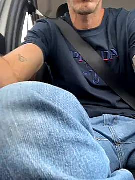 Snapshot of Lucasjandre chatting on December 2, 2025, 11:34 am Lucasjandre online show from December 2, 2025, 11:34 am