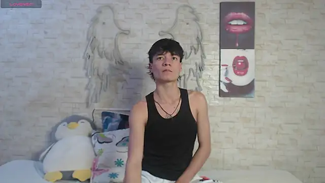 axel milo kairo and noa online show from January 14, 2026, 10:13 pm