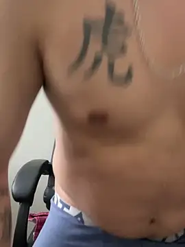 Aronxl online show from November 21, 2025, 7:02 pm