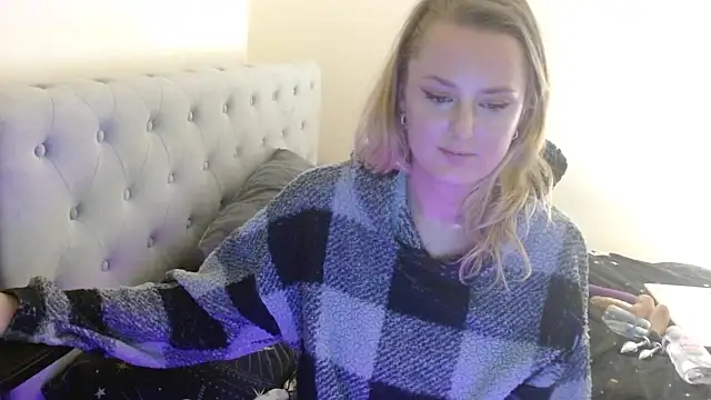 Snapshot of Tatted_emi chatting on February 10, 2026, 6:51 pm Tatted emi online show from February 10, 2026, 6:51 pm