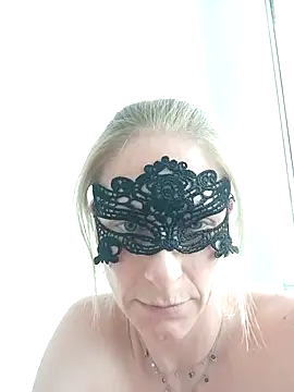 MelleEloa online show from May 2, 2026, 12:10 pm