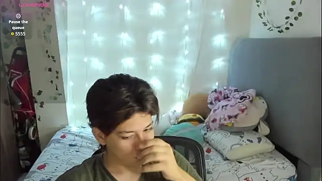 Felix kitty online show from December 19, 2025, 11:34 am