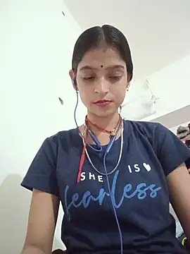 Mohnicute online show from August 4, 2026, 7:18 pm