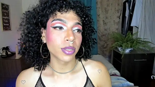 Snapshot of Angel_White25 chatting on April 15, 2026, 2:06 am Angel White25 online show from April 15, 2026, 2:06 am