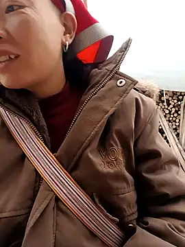 girl-hot2x online show from January 8, 2026, 2:28 am