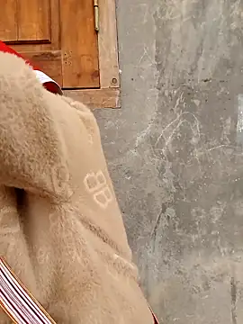 Snapshot of girl-hot2x chatting on February 18, 2026, 1:25 am girl-hot2x online show from February 18, 2026, 1:25 am