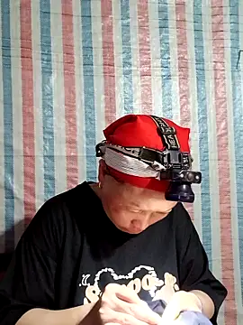 girl-hot2x online show from April 10, 2026, 1:07 pm